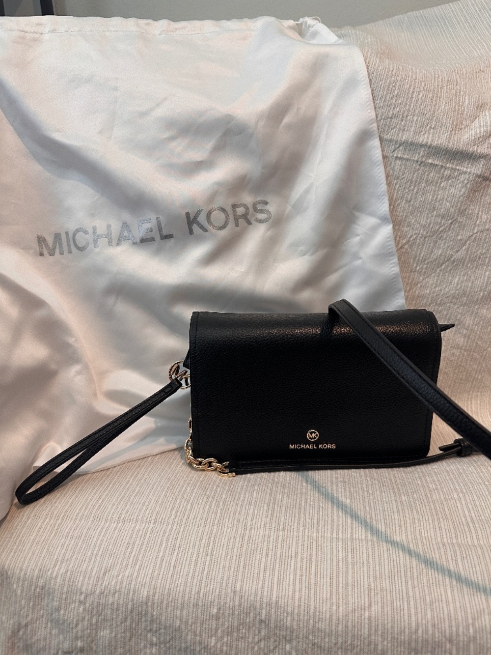 Michael Kors Jet Set Large Pebbled Leather Crossbody Bag Black w/Dust bag